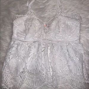 Women’s white top Size Small